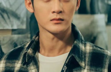 娱乐圈吃瓜元素表檀健次,娱乐圈吃瓜达人，揭秘明星幕后故事